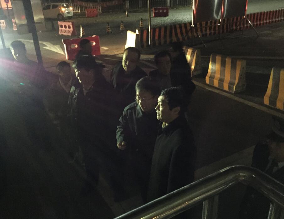 张力兵区长到进京口综检站检查督查重型柴油...